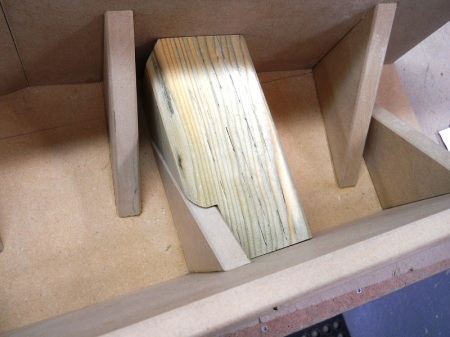 Responses to Make a Table Saw Dovetail Jig #5 Fabriquer un gabarit 