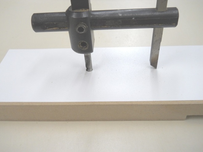 Drill Press Circle Cutter Gauge / Jauge pour coupe cercle de perceuse à colonne
