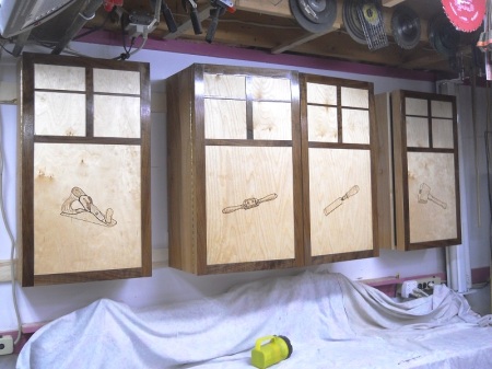 Hand Tool Wall Cabinet / Armoire murale pour outils manuels